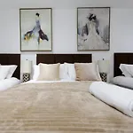 Live In Sky Penthouse Apartment *
