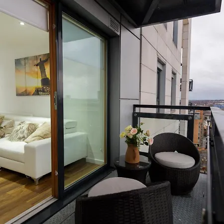 Apartment Live In Sky Penthouse *