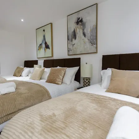 Live In Sky Penthouse Apartment *