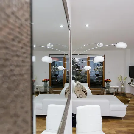 Live In Sky Penthouse アパート リーズ